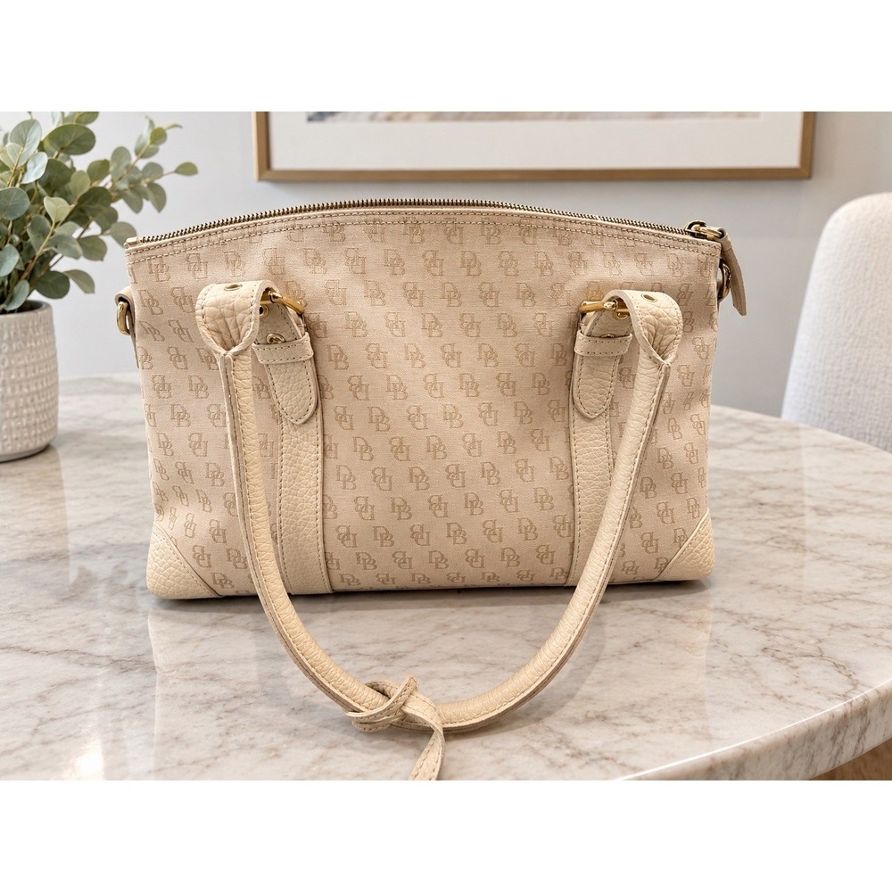Nwt Dooney & Bourke handbag "Large Domed Satchel  ivory